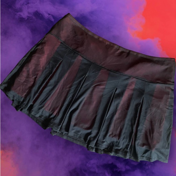 💥SOLD💥Dollskill Current Mood Love Lost Red and Black Mini Skirt Mesh Overlay - Picture 3 of 5